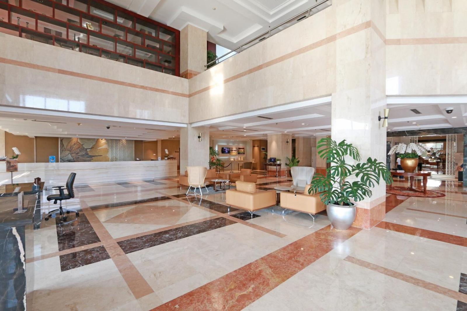 Hotel Bidakara Jakarta Exterior photo