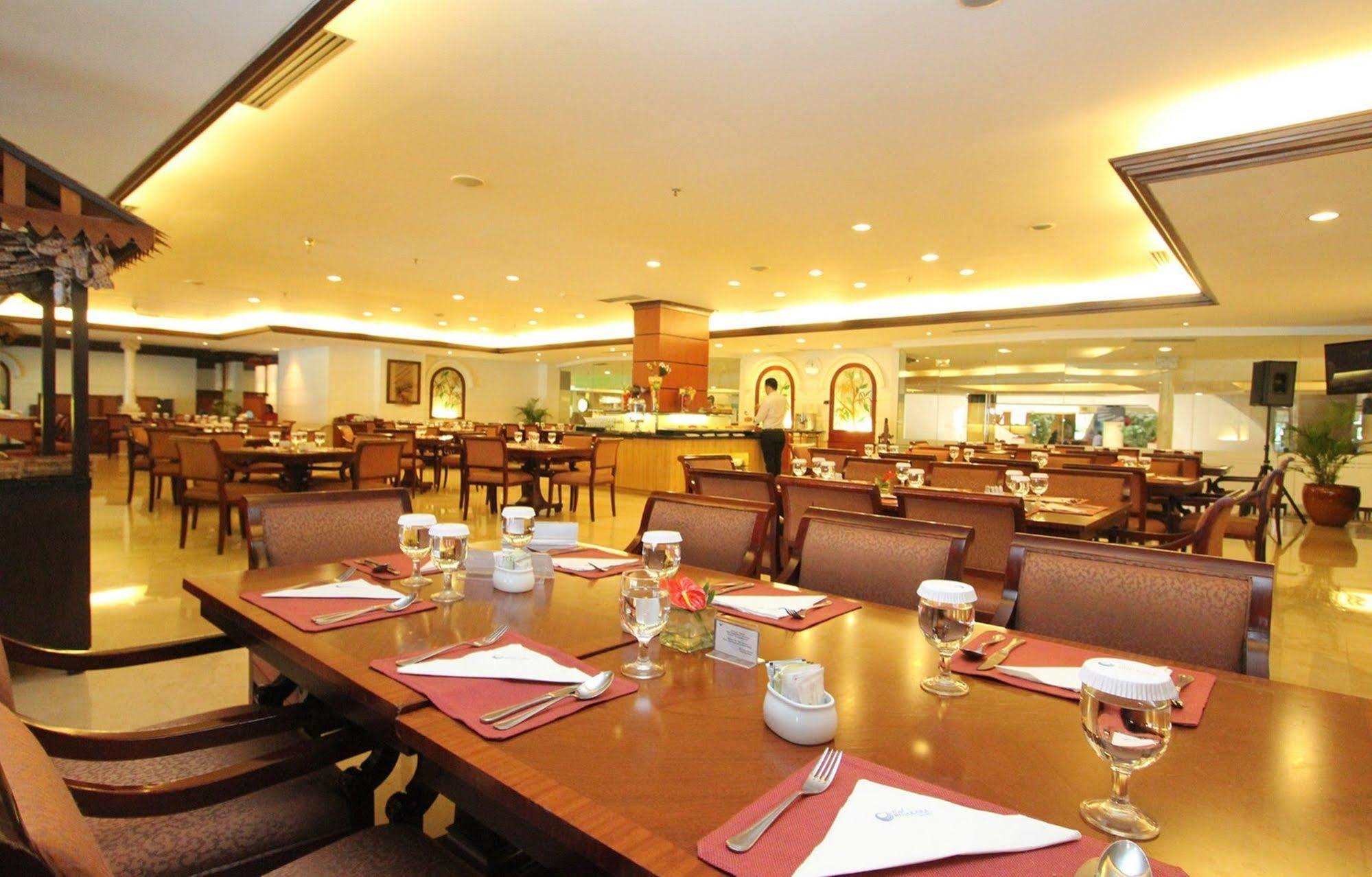 Hotel Bidakara Jakarta Exterior photo