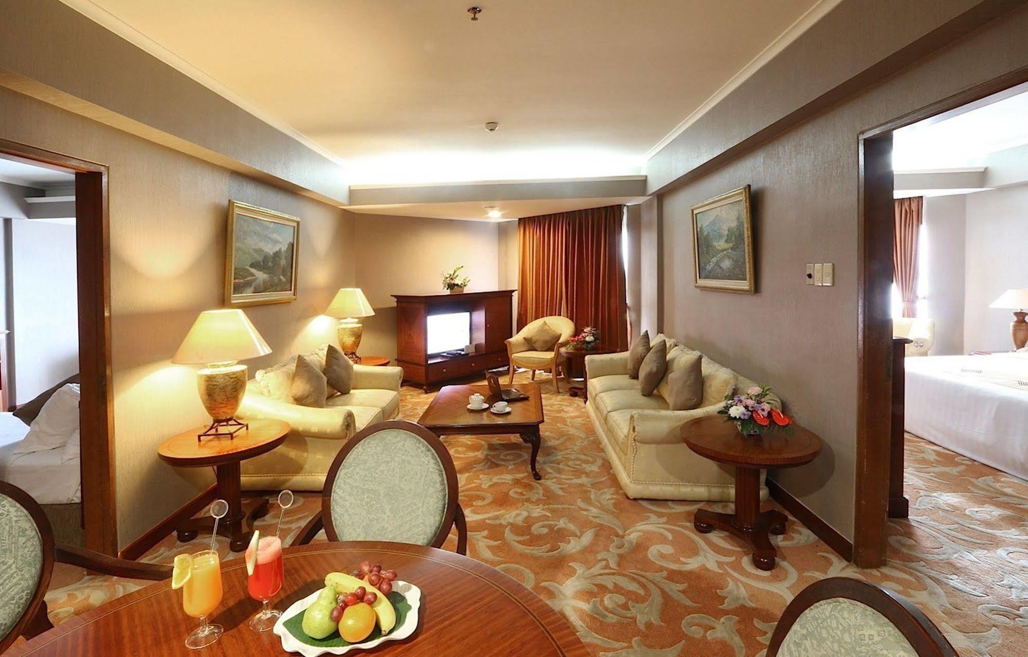 Hotel Bidakara Jakarta Exterior photo