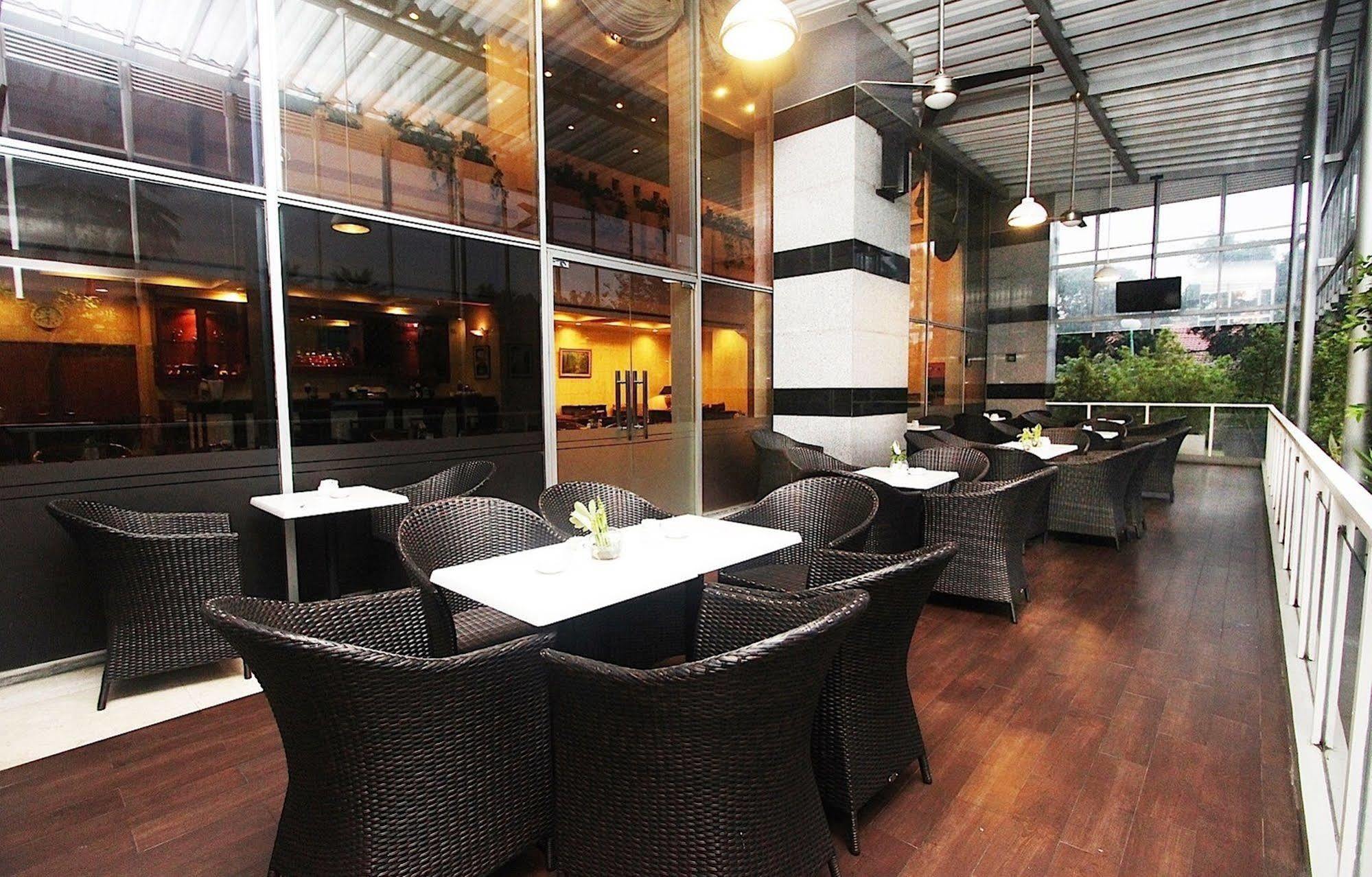 Hotel Bidakara Jakarta Exterior photo